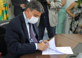 Governo do Piauí decreta emergência por causa do aumento dos casos de Covid-19